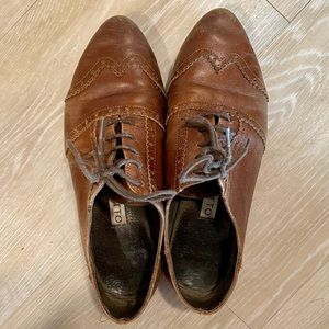 Brown Soft Leather Pointy Toe Oxford Shoes